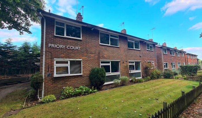 2 Bedroom Flat For Sale In Chipstead Road, Banstead, SM7