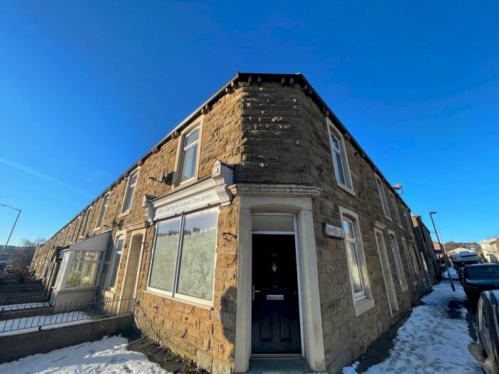 1 Bedroom Flat To Rent In Burnley Road, Accrington, Lancashire, BB5