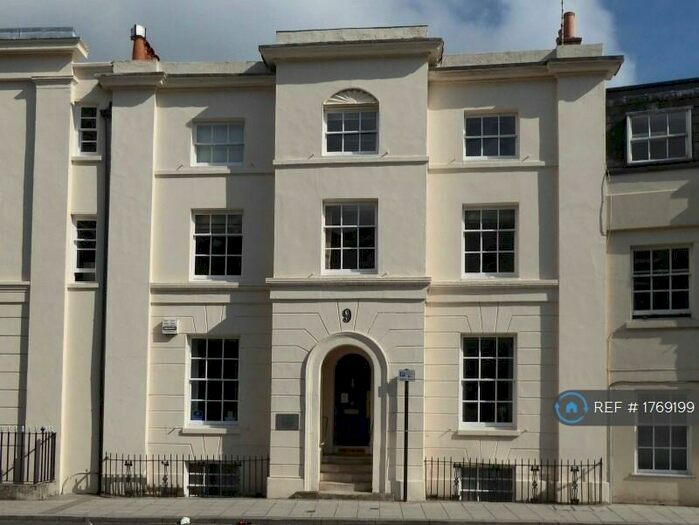 1 Bedroom Flat To Rent In Carlton Crescent, Southampton, SO15