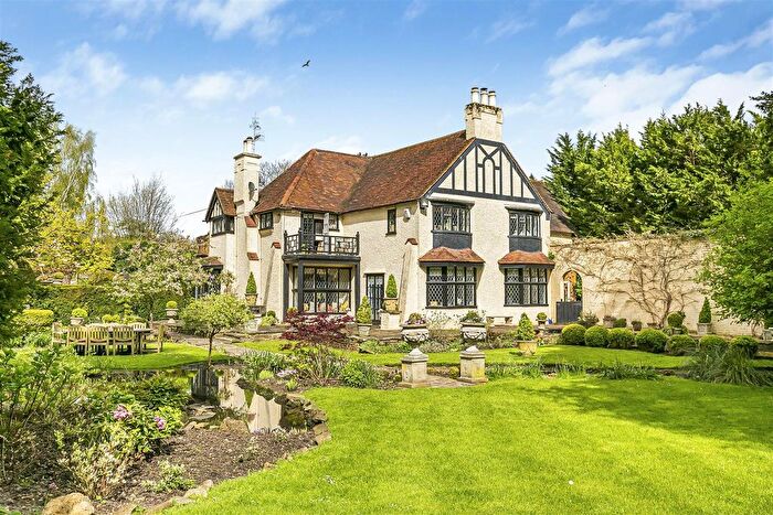 7 Bedroom Detached House For Sale In Old Mill Road, Hunton Bridge, WD4