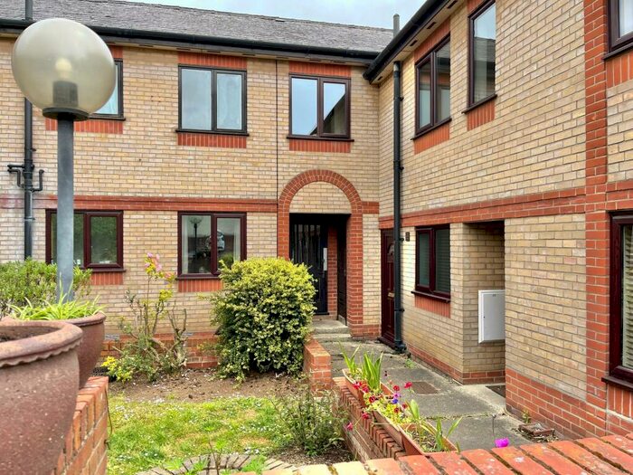 2 Bedroom Flat To Rent In Sheringham Court, Stowmarket, IP14