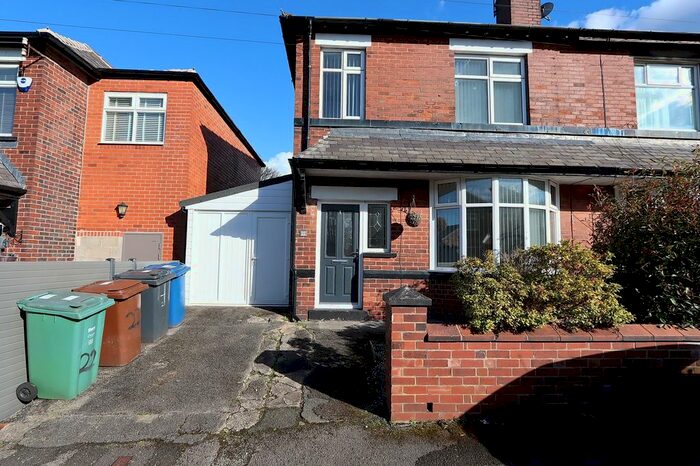 3 Bedroom Semi-Detached House To Rent In West View Grove, Whitefield, M45