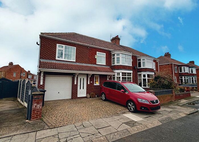 5 Bedroom Semi-Detached House For Sale In Wroxton Avenue, Middlesbrough, TS5