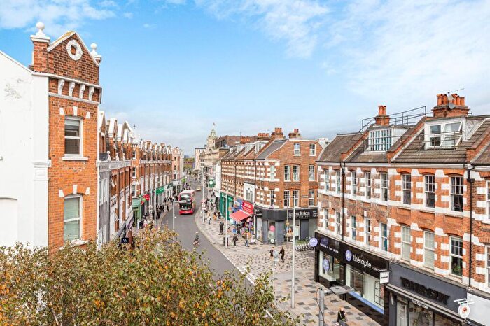 2 Bedroom Flat To Rent In St John's Road, Battersea, SW11