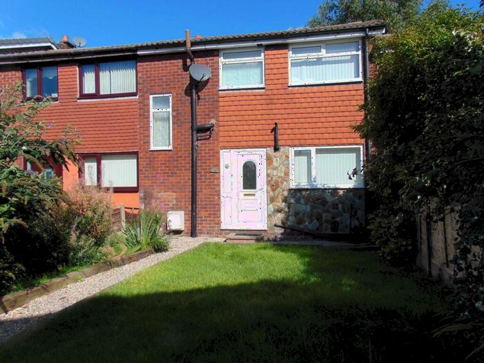 3 Bedroom Town House To Rent In Shaw Fold (Off Arthur Street), Shaw, OL2