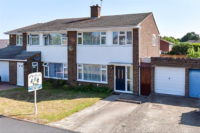 3 Bedroom Semi Detached House For Sale In Blackmanstone Way, Maidstone, Kent, ME16