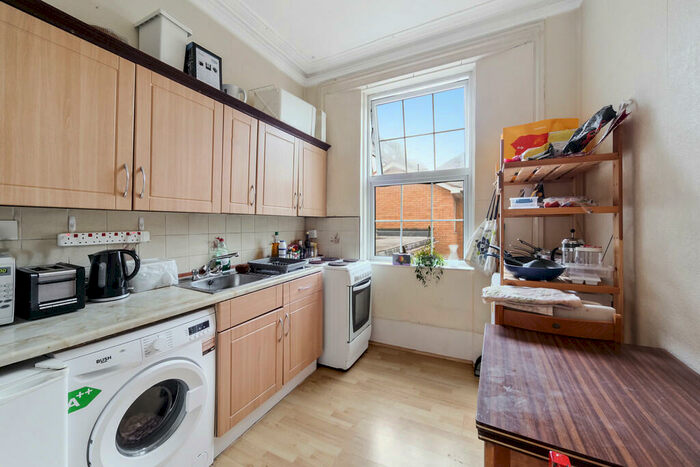 2 Bedroom Flat To Rent In Thane Villas, Islington, London, N7