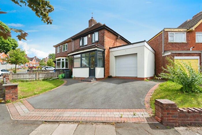 3 Bedroom Semi-Detached House For Sale In Gracemere Crescent, Birmingham, B28