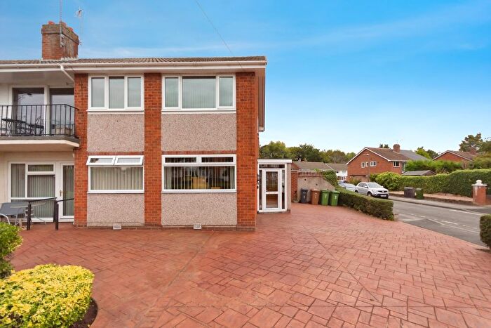 3 Bedroom Maisonette For Sale In Marlbrook Close, Solihull, West Midlands, B92