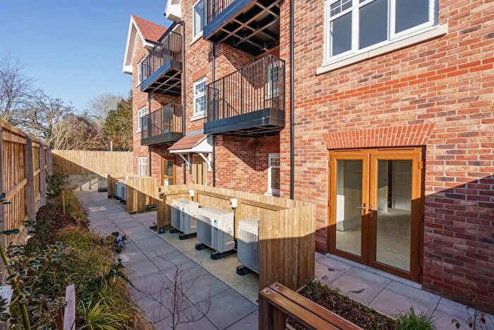 1 Bedroom House To Rent In Templeside Gardens, High Wycombe, HP12