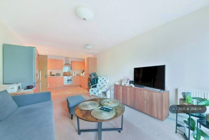 2 Bedroom Flat To Rent In Kendra Hall Road, Croydon, CR2