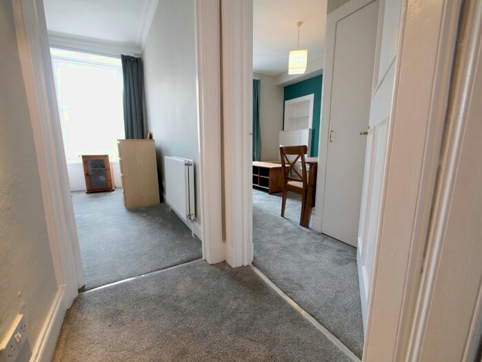 1 Bedroom Flat To Rent In Caledonian Crescent, Dalry, Edinburgh, EH11