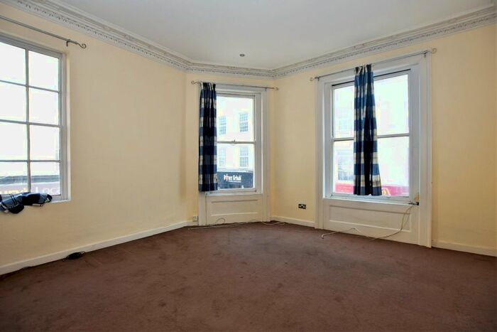 1 Bedroom Flat To Rent In High Street, Cheltenham, Gloucestershire, GL50