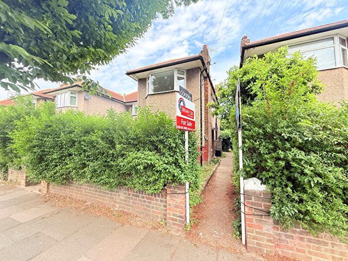 2 Bedroom Maisonette For Sale In Berkeley Close, Ruislip, HA4