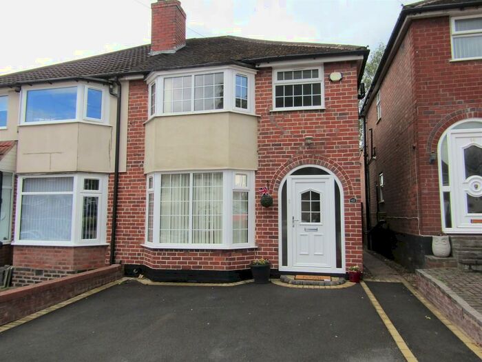 3 Bedroom Semi-Detached House To Rent In Duxford Road, Great Barr, Birmingham, B42