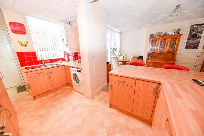 3 Bedroom End Of Terrace House For Sale In Park Grove, Cosham, PO6