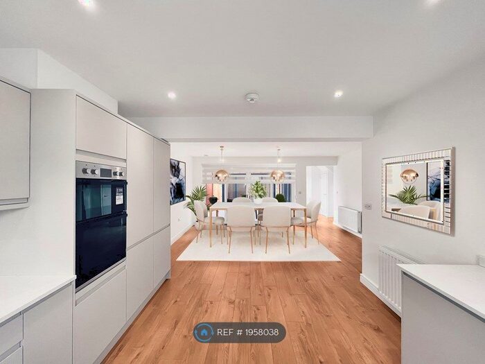 3 Bedroom Semi-Detached House To Rent In Zion Road, Torquay, TQ2