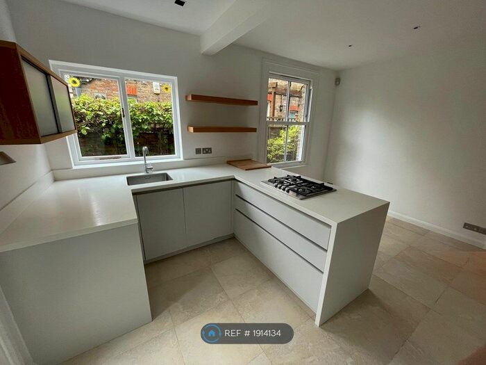 2 Bedroom Maisonette To Rent In Emmanuel Road, London, SW12