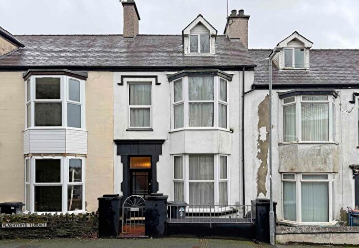 2 Bedroom Terraced House For Sale In Plashyfryd Terrace, Holyhead, Isle Of Anglesey, LL65