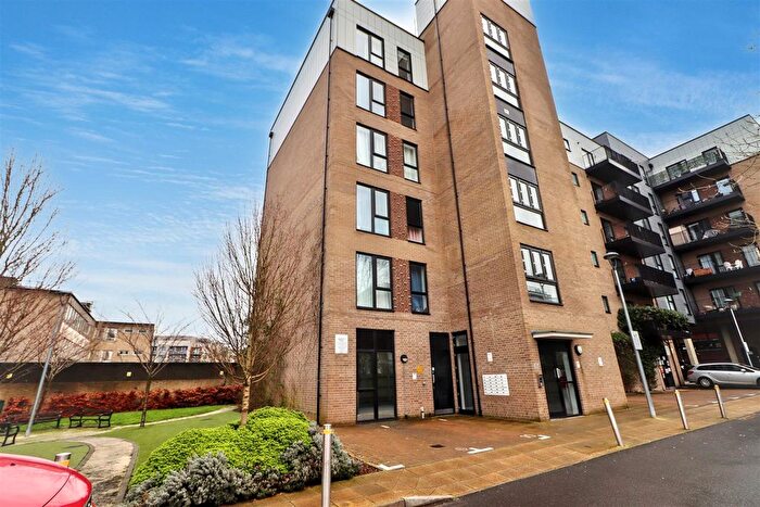2 Bedroom Flat For Sale In Affinity Place, Elstree Way, Borehamwood, WD6