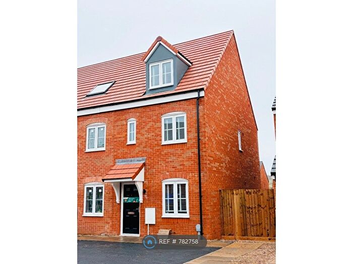 3 Bedroom End Terrace House To Rent In Meadows Close, Burton-On-Trent, DE13
