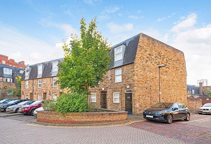 4 Bedroom Property For Sale In Walton Close, SW8