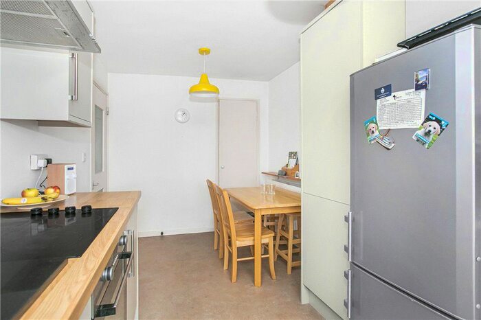 2 Bedroom Flat To Rent In Justin Close, Brentford, TW8