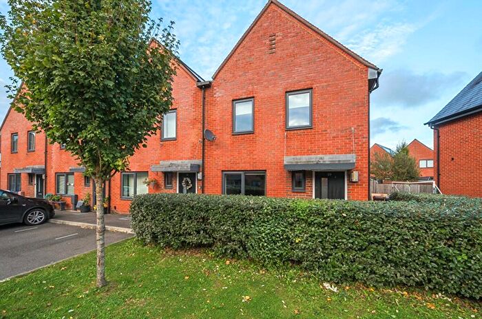 2 Bedroom End Of Terrace House For Sale In Brook Close, Swanmore, Southampton, Hampshire, SO32