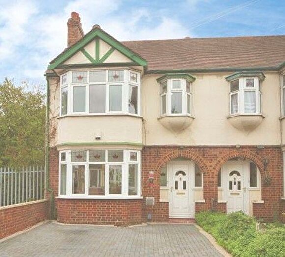 3 Bedroom Semi-Detached House For Sale In Forest View Road, London, Greater London, E17