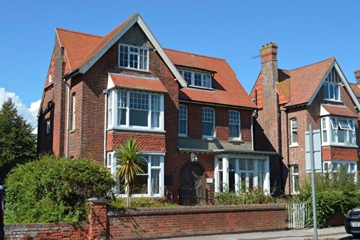 Detached House For Sale In Kirkley Cliff Road, Lowestoft, Suffolk, NR33