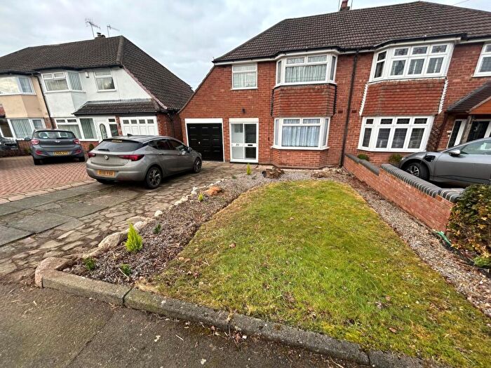 3 Bedroom Terraced House To Rent In Briery Road, Halesowen, West Midlands, B63
