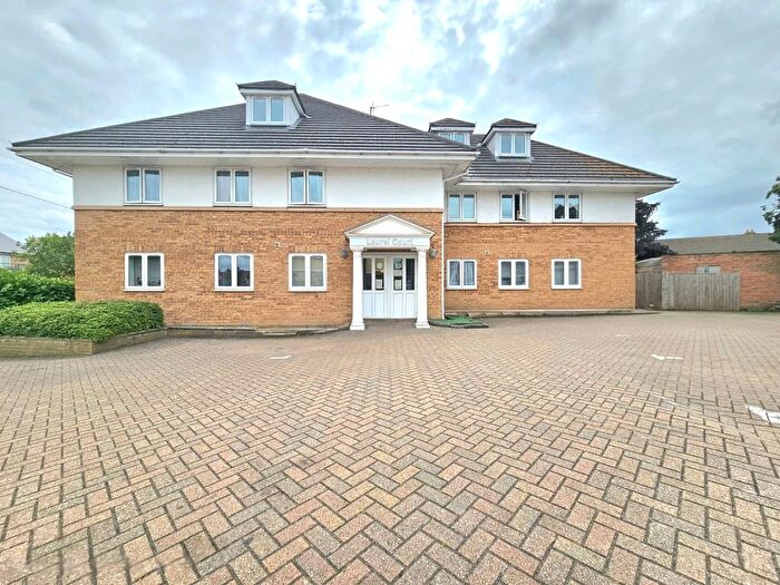 2 Bedroom Flat To Rent In New Road, Rainham, RM13