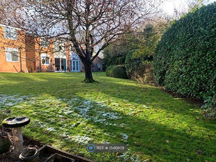 2 Bedroom Maisonette To Rent In Park Court, Coventry, CV5