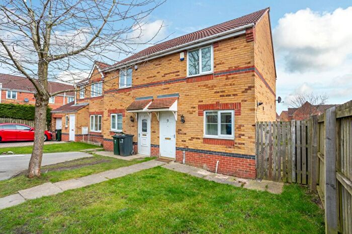 2 Bedroom Semi-Detached House To Rent In Holme Bank Close, Bradford, BD4