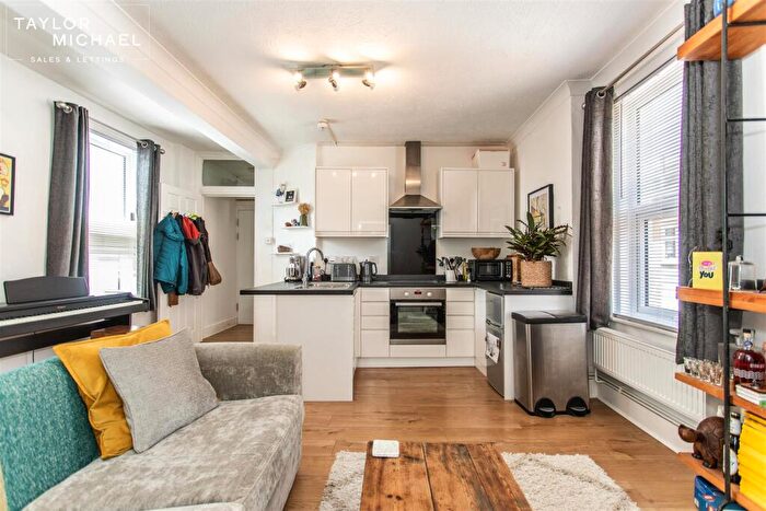 1 Bedroom Flat To Rent In Goldstone Villas, Hove, BN3