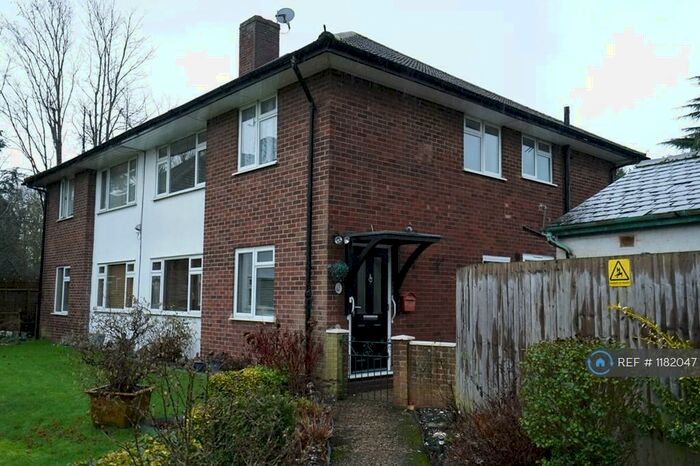 2 Bedroom Flat To Rent In Red Lion Close, Orpington, BR5