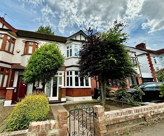 3 Bedroom Property To Rent In Elmcroft Avenue, London, E11