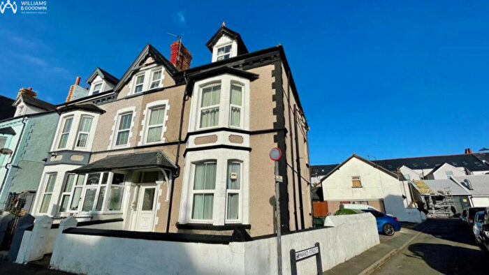 6 Bedroom Block Of Apartments For Sale In Caroline Road, Llandudno, Conwy, LL30