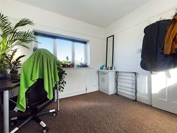 5 Bedroom Semi-Detached House To Rent In Nyetimber Hill, Brighton, BN2