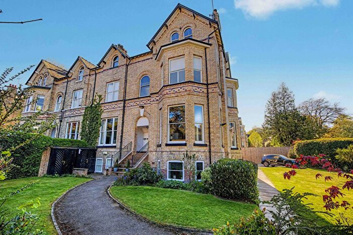 2 Bedroom Flat For Sale In Heald Road, Bowdon, WA14