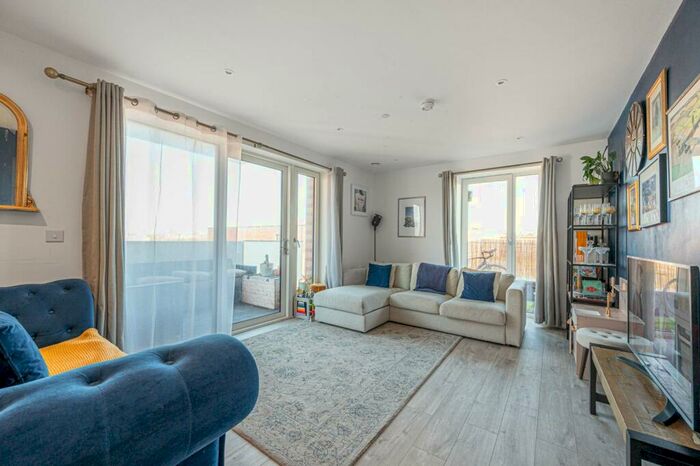 1 Bedroom Flat To Rent In Damsel Walk, Hendon, London, NW9