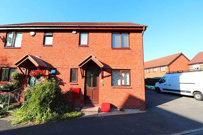 3 Bedroom Semi-Detached House To Rent In Stanbury Mews, Gloucester, GL3