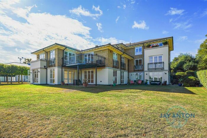 3 Bedroom Flat To Rent In Chatelain House, St. Vincents Lane, London, NW7