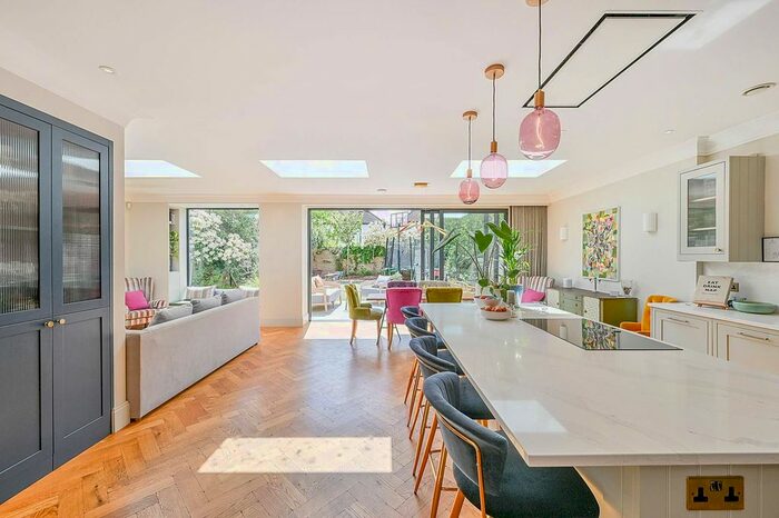 5 Bedroom Terraced House To Rent In Kinnaird Avenue, Grove Park, London, W4