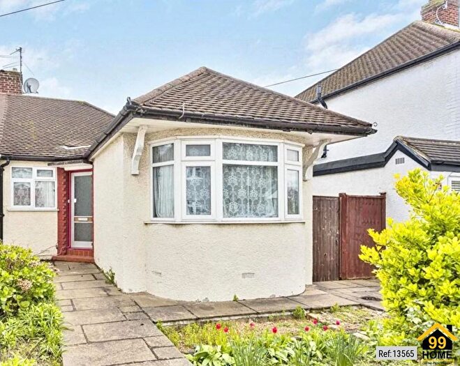 2 Bedroom Semi-Detached Bungalow To Rent In Albemarle Avenue, Whitton, London, TW2