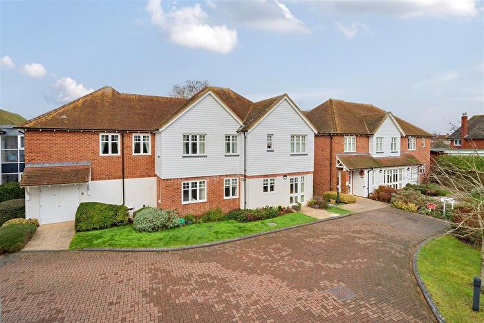 2 Bedroom Flat For Sale In Culpeper Court, North Street, Headcorn, TN27