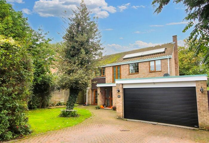 4 Bedroom Detached House For Sale In Marriotts Close, Felmersham, Bedford, MK43