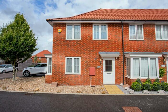 3 Bedroom House To Rent In Beresford Grove, Aylesham, Canterbury, CT3