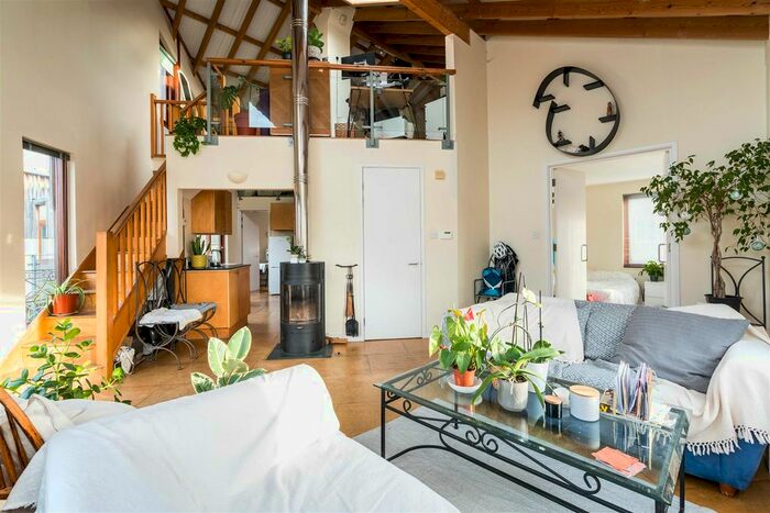 3 Bedroom Flat To Rent In Cable Court, London, SE16