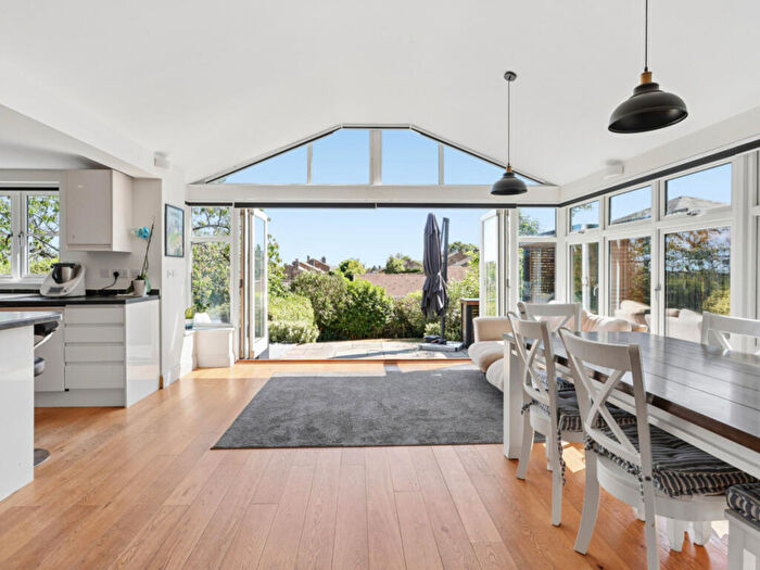 4 Bedroom Detached House For Sale In Hoghatch Lane, Farnham, GU9